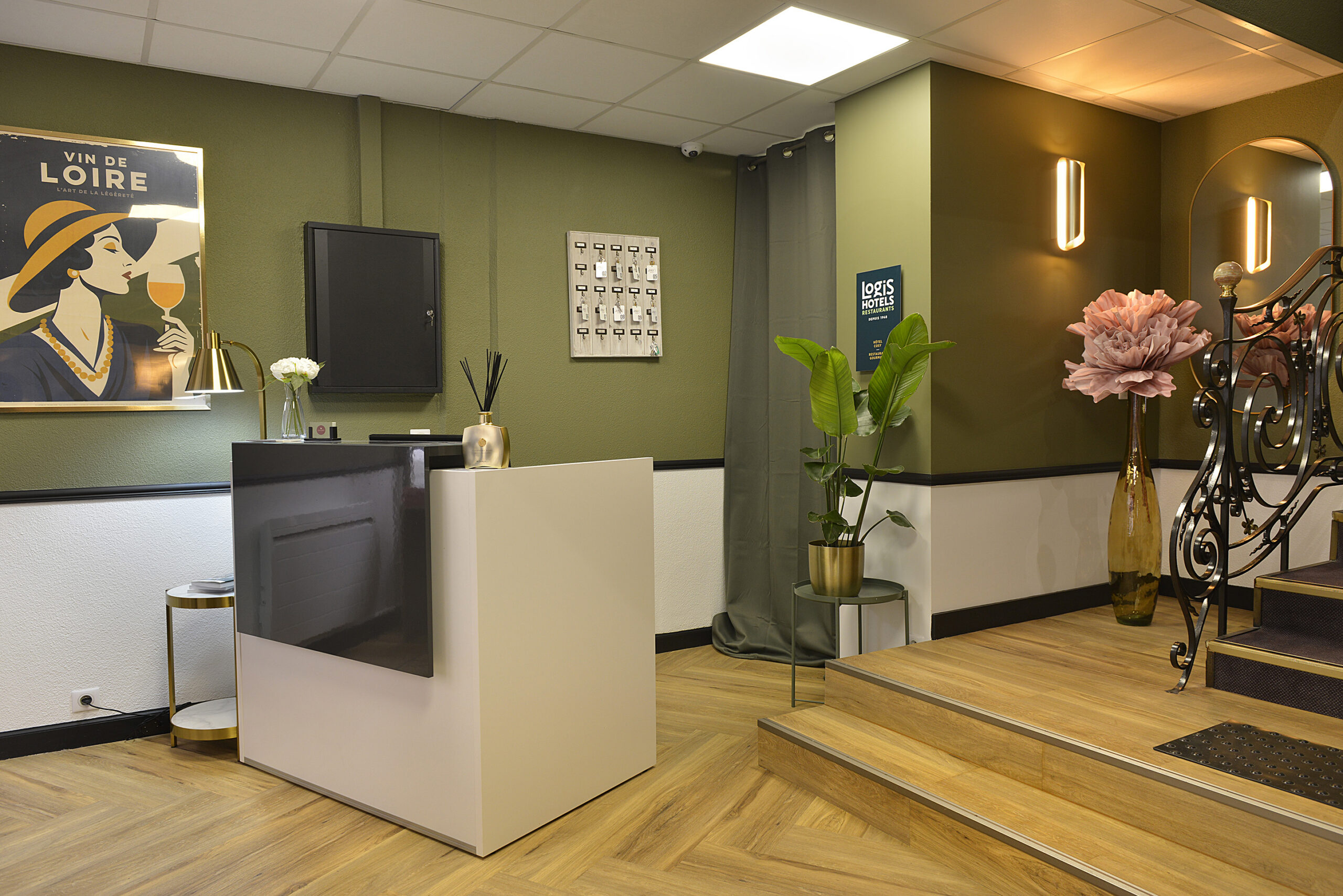 Photo - Accueil Reception hotel scaled