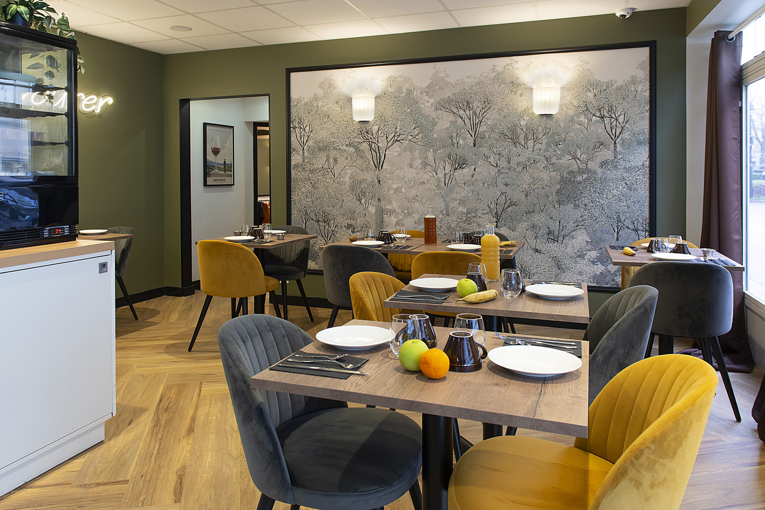 Photo - Accueil Salle petit dejeuner scaled